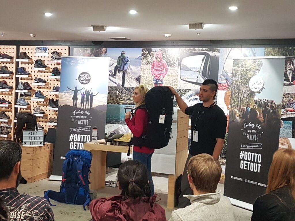 חגירת התיק תשפיע על נוחות נשיאת המשקל, כאן אסביר איך לחגור את התיק כמו מקצוענים ולהבטיח שהתיק ישב בצורה נכונה - ניו זילנד