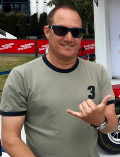 שי מצוות Rotem NZ בקווינסטאון, מחווה שהכל בסדר עם היד